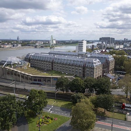 Maritim Hotel Koln Luaran gambar The hotel from the air