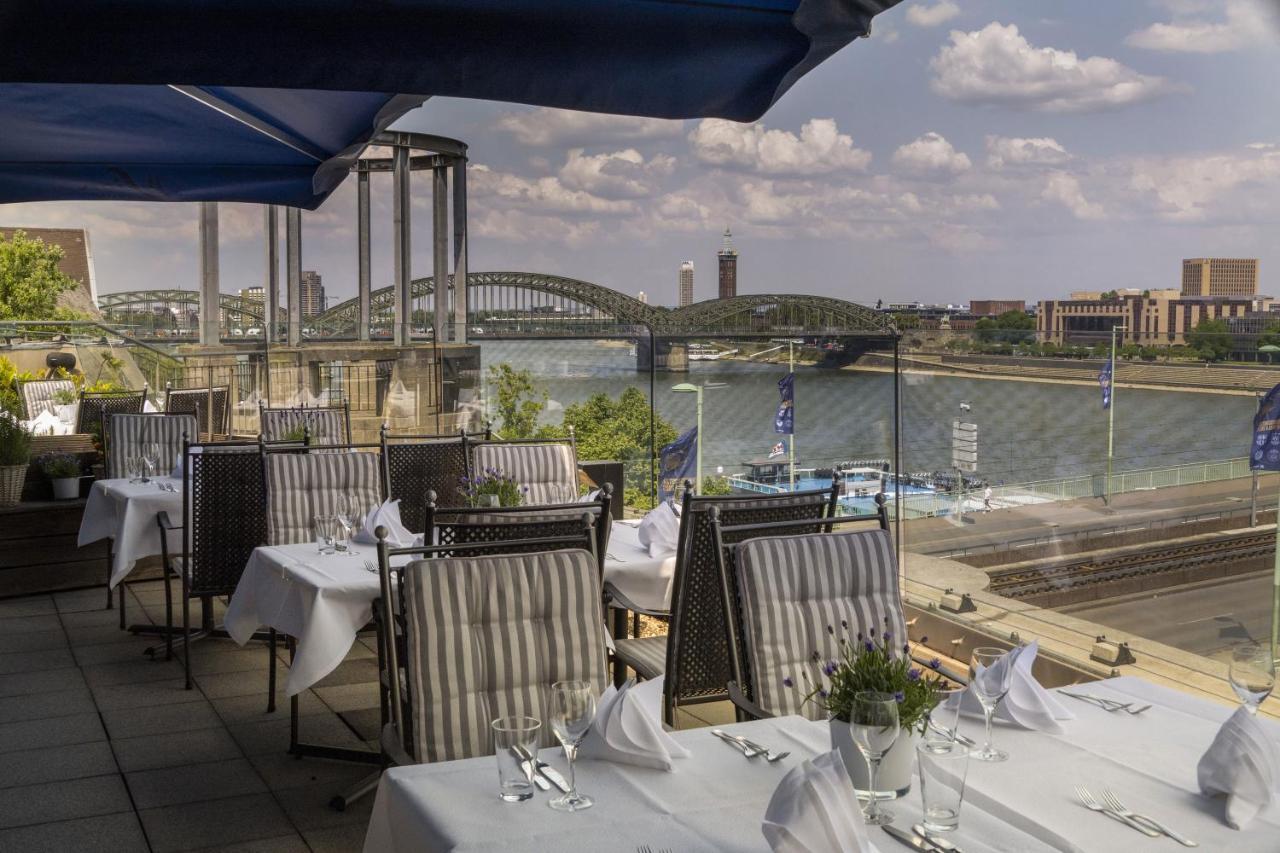 Maritim Hotel Koln Luaran gambar The view from the restaurant