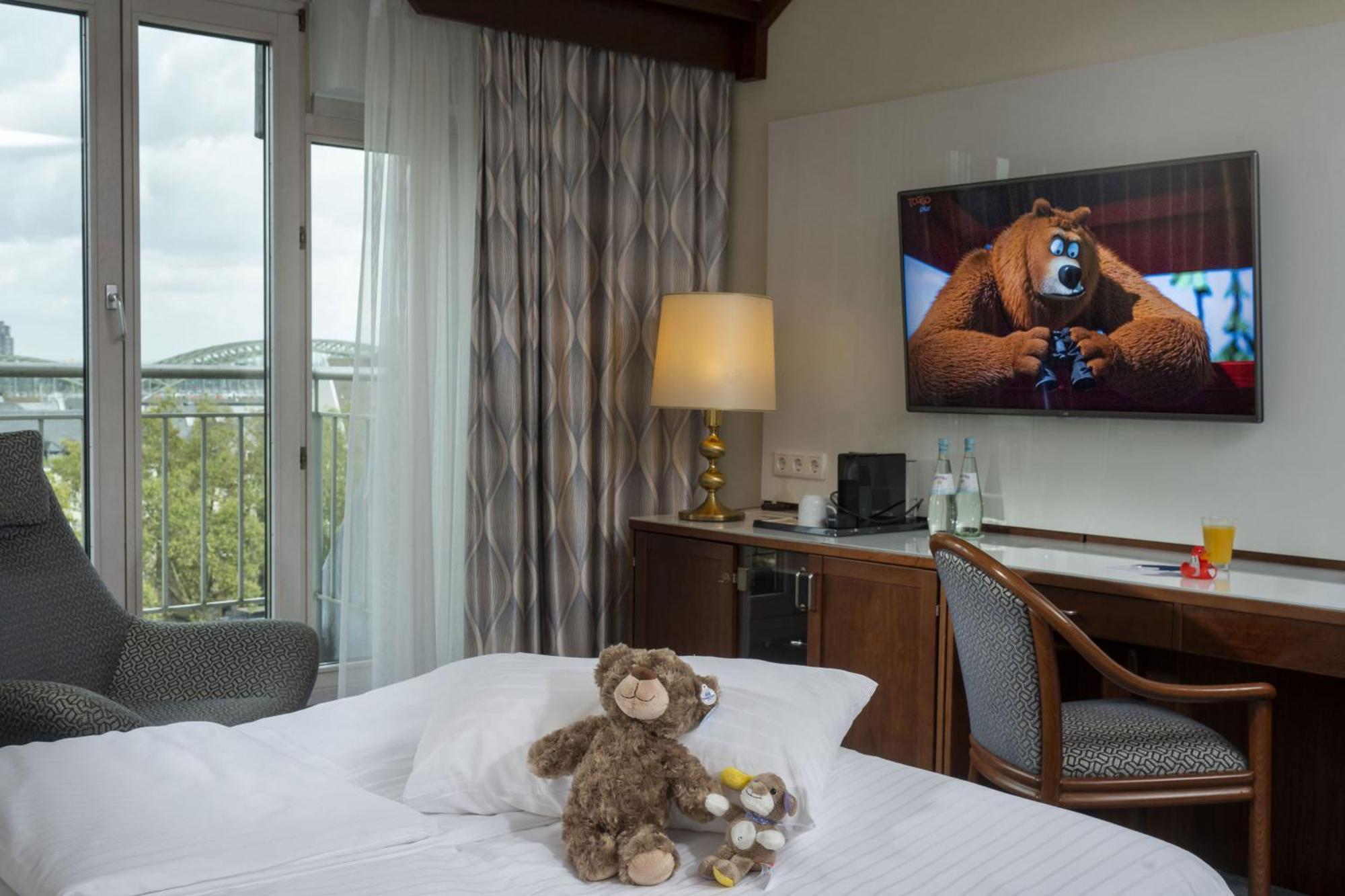 Maritim Hotel Koln Luaran gambar The room of the hotel