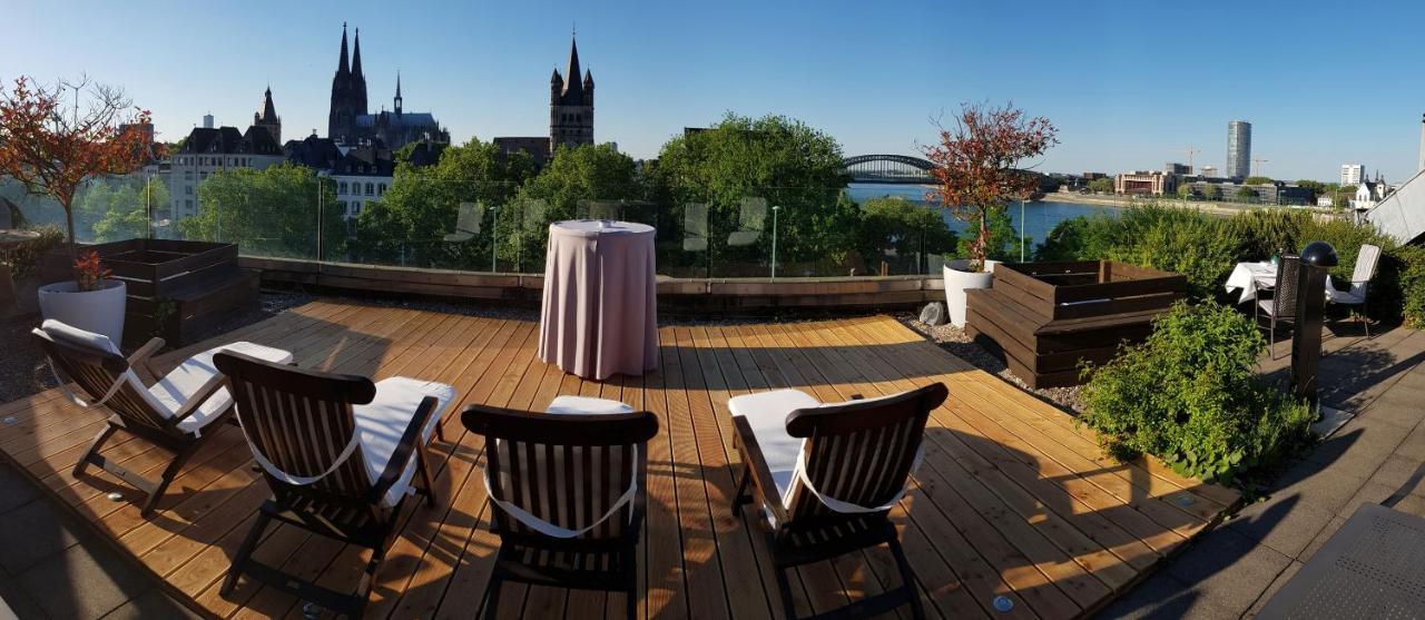Maritim Hotel Koln Luaran gambar The view from the terrace of the hotel